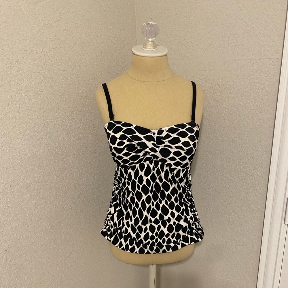 24 & Ocean Black and White Tank Swimsuit Top